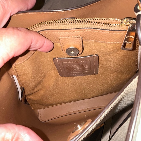 Coach Small Town Bucket Bag crossbody Chalk White Leather - Picture 4 of 7